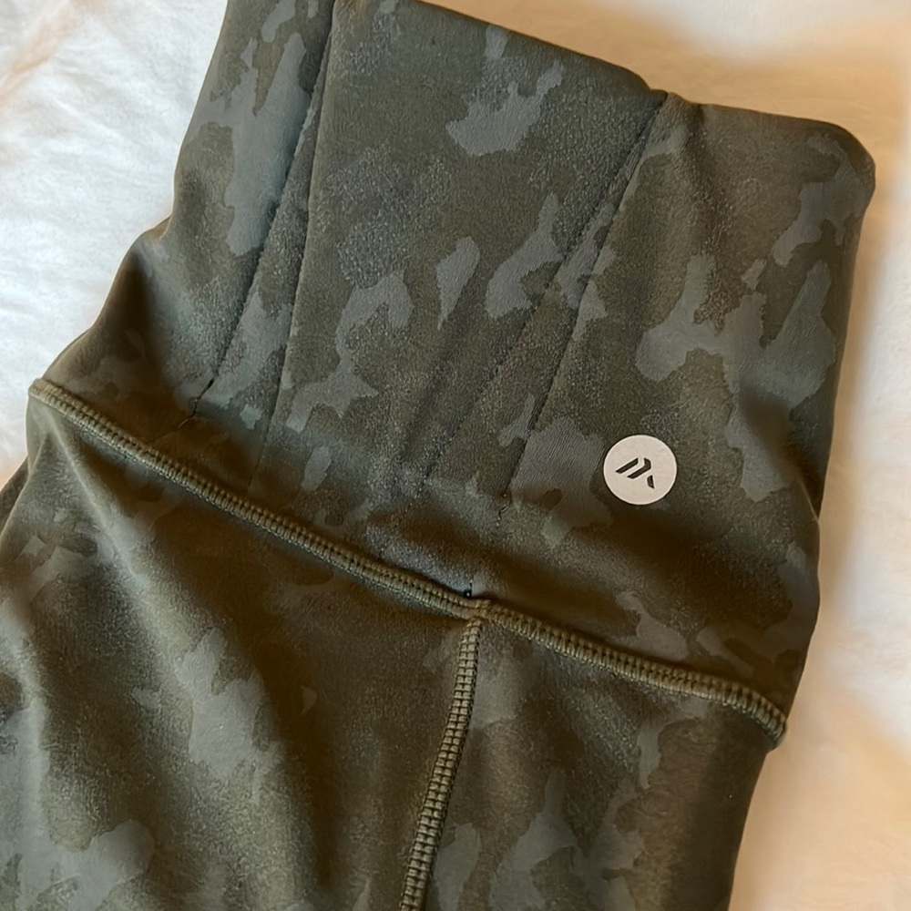 Alexo Athletica 7/8 Conceal Carry Camo Leggings
